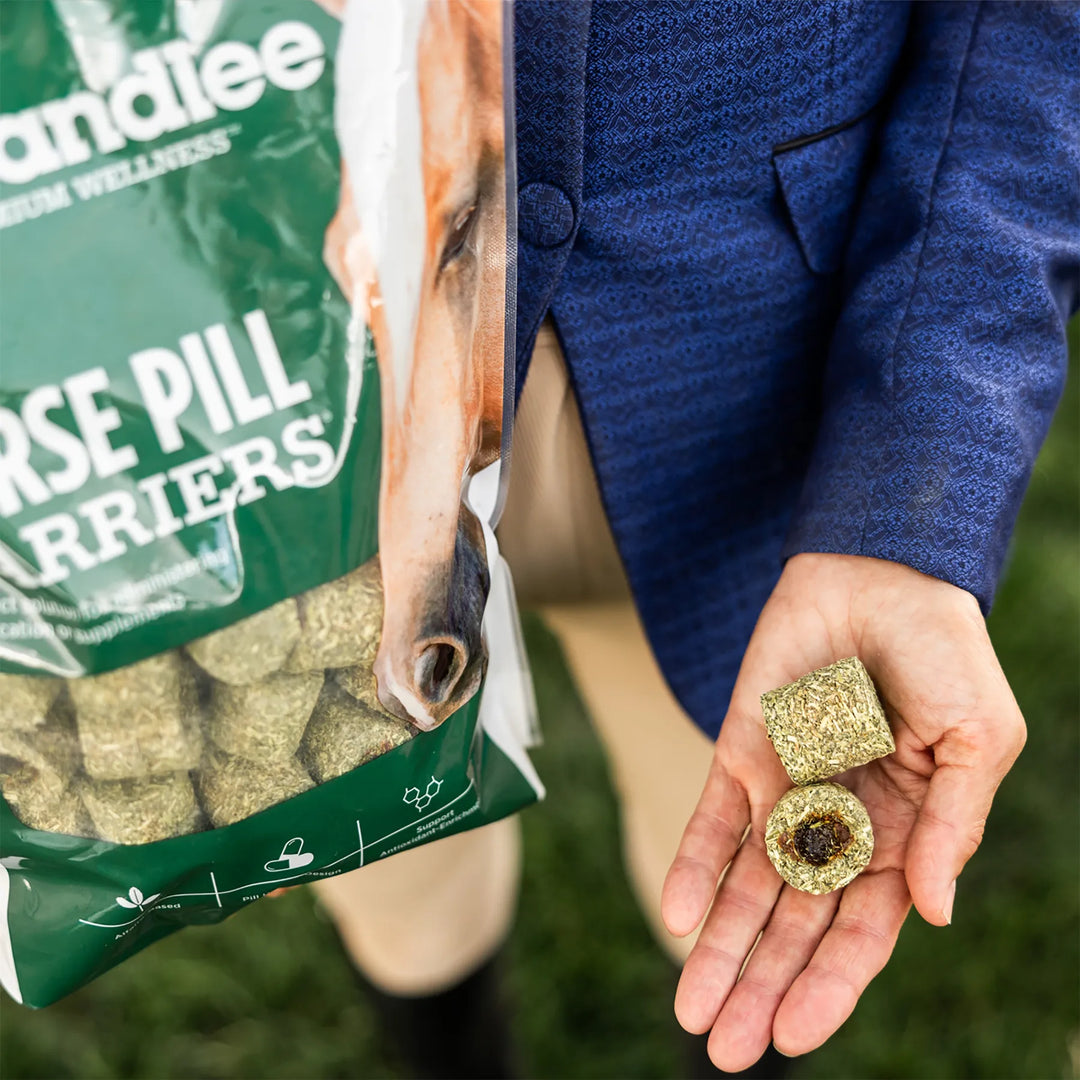 Standlee Horse Pill Carriers, 2lbs